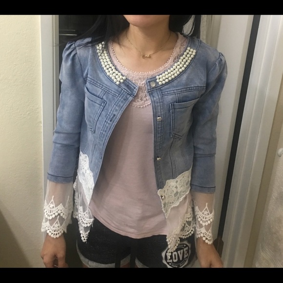 😍ONE LEFT💝 Denim pearl lace jean coat only 1left - Picture 1 of 4
